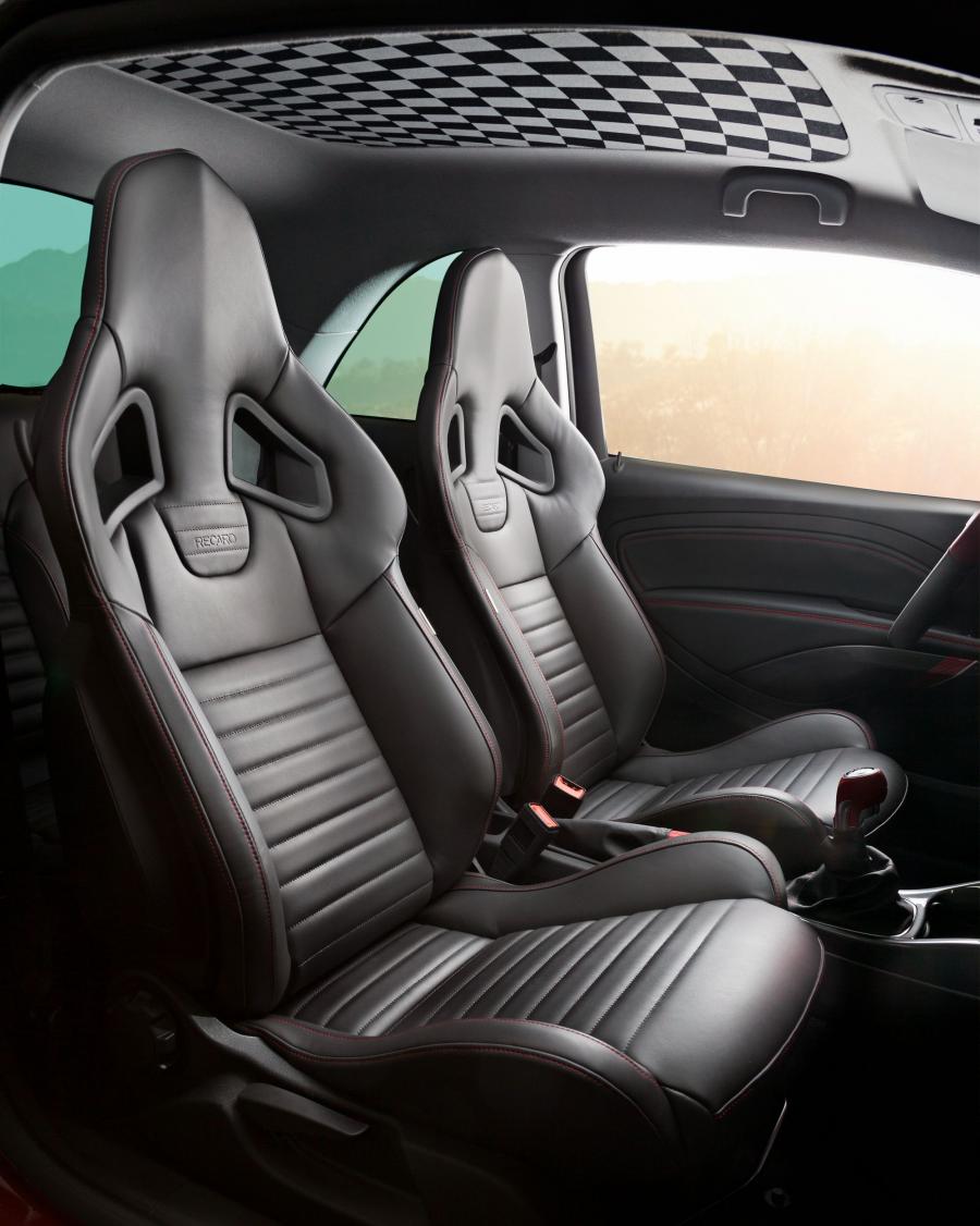 Интерьер Opel Adam S 2015 года  (WW) (фото 20 из 35)